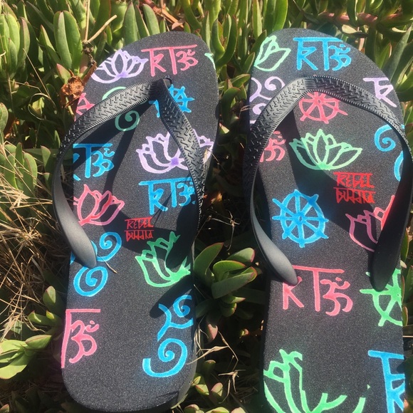 Rebel Buddha sandals - Picture 3 of 4